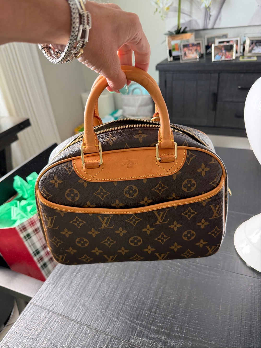 LV bag used - Picture 5 of 14
